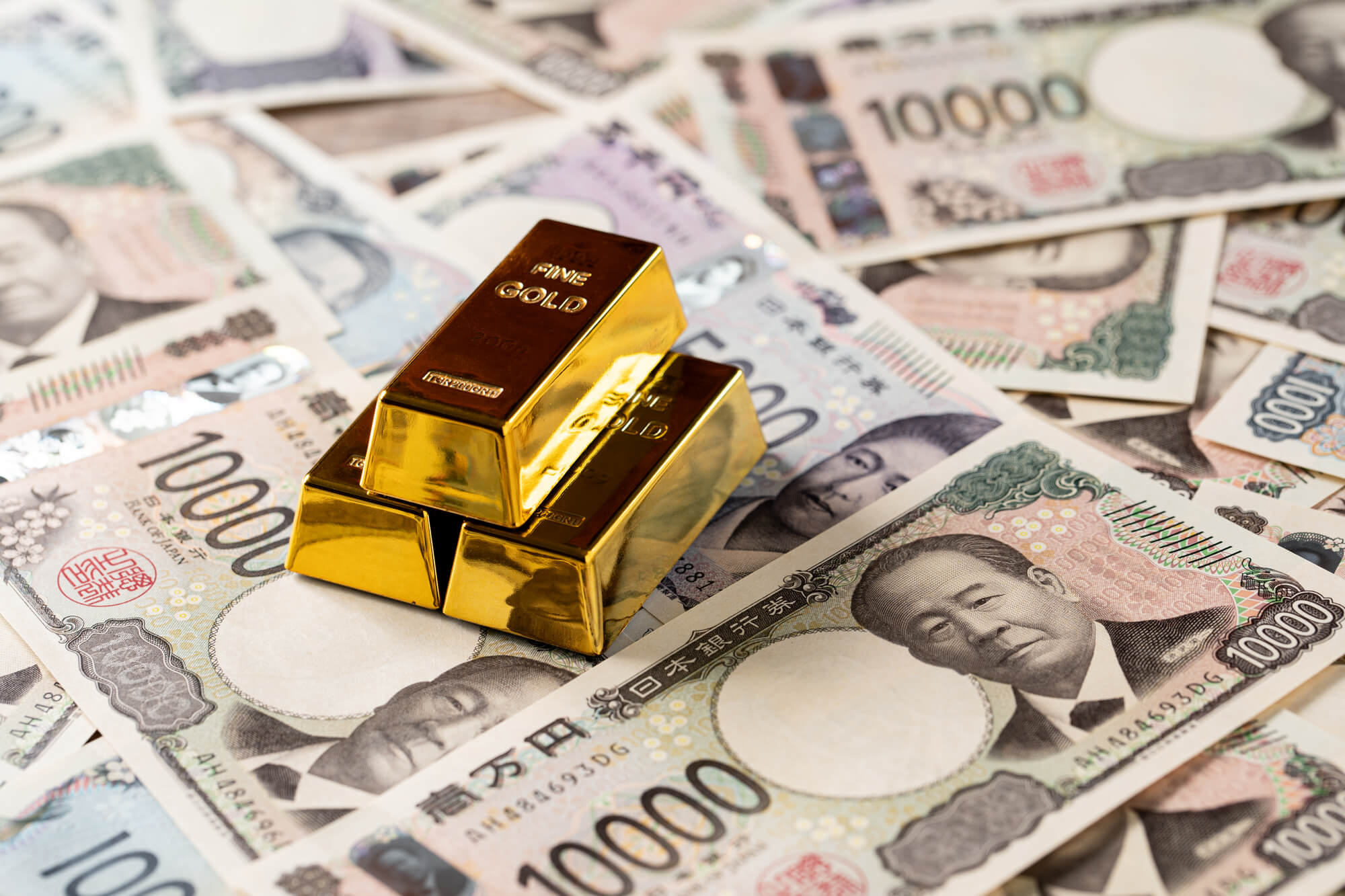 純金積立のメリットとは？デメリットや向いている人の特徴も解説 | ブランド宝石買取専門店のシグマ